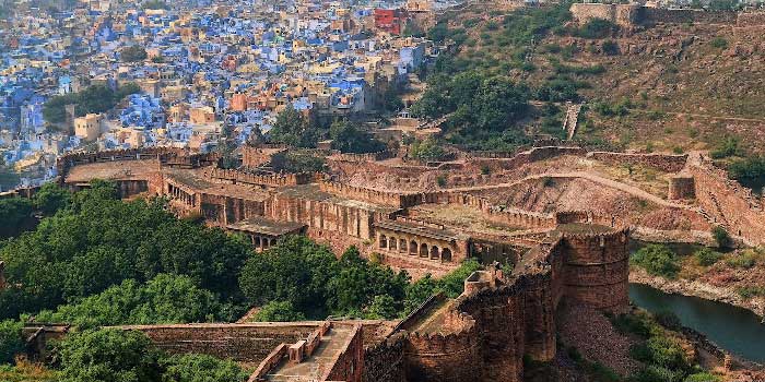 Die Geheimnisse der Wüstenstädte: Bikaner und Jaisalmer